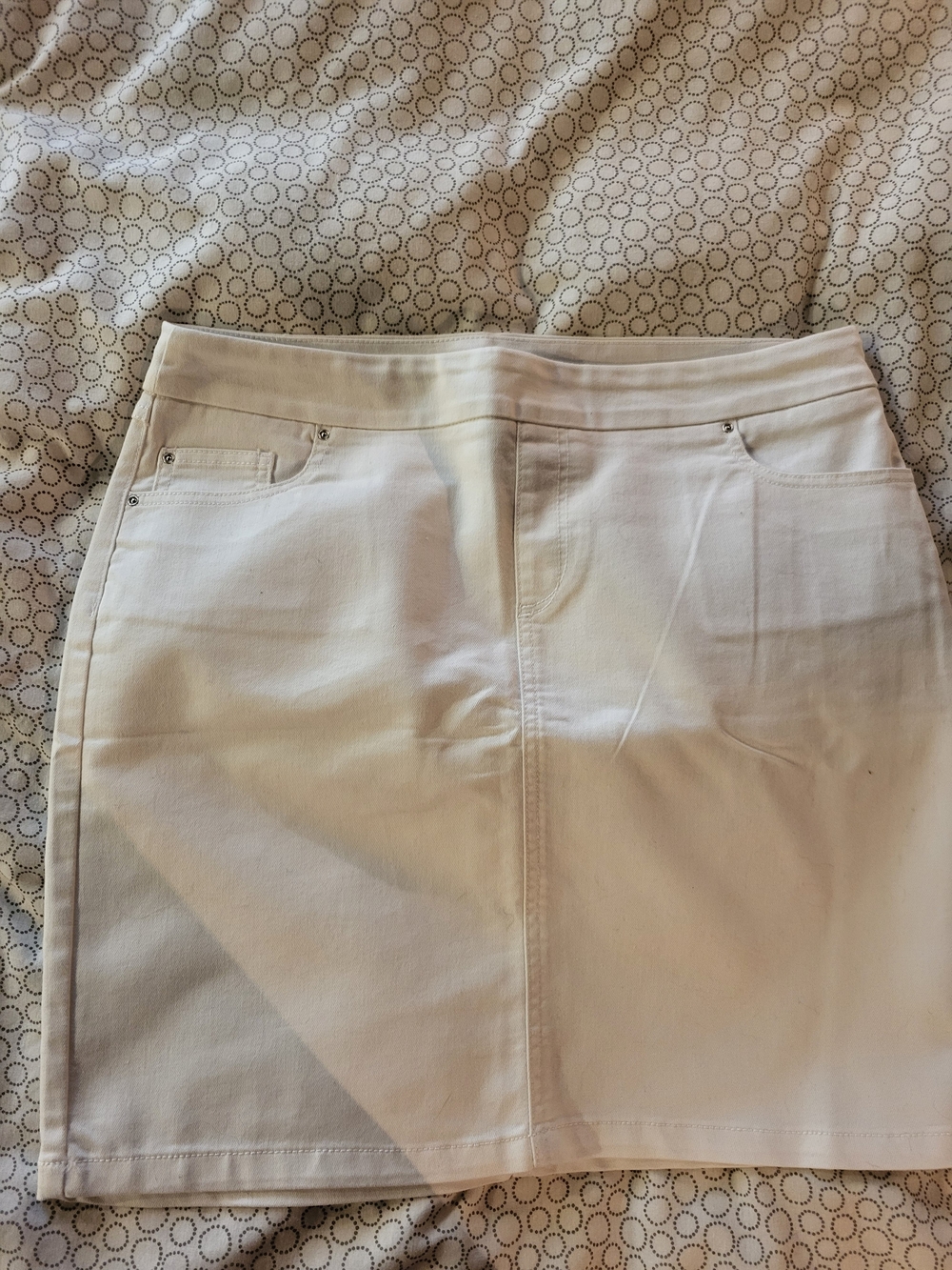 White Women’s Casual Denim Skirt
